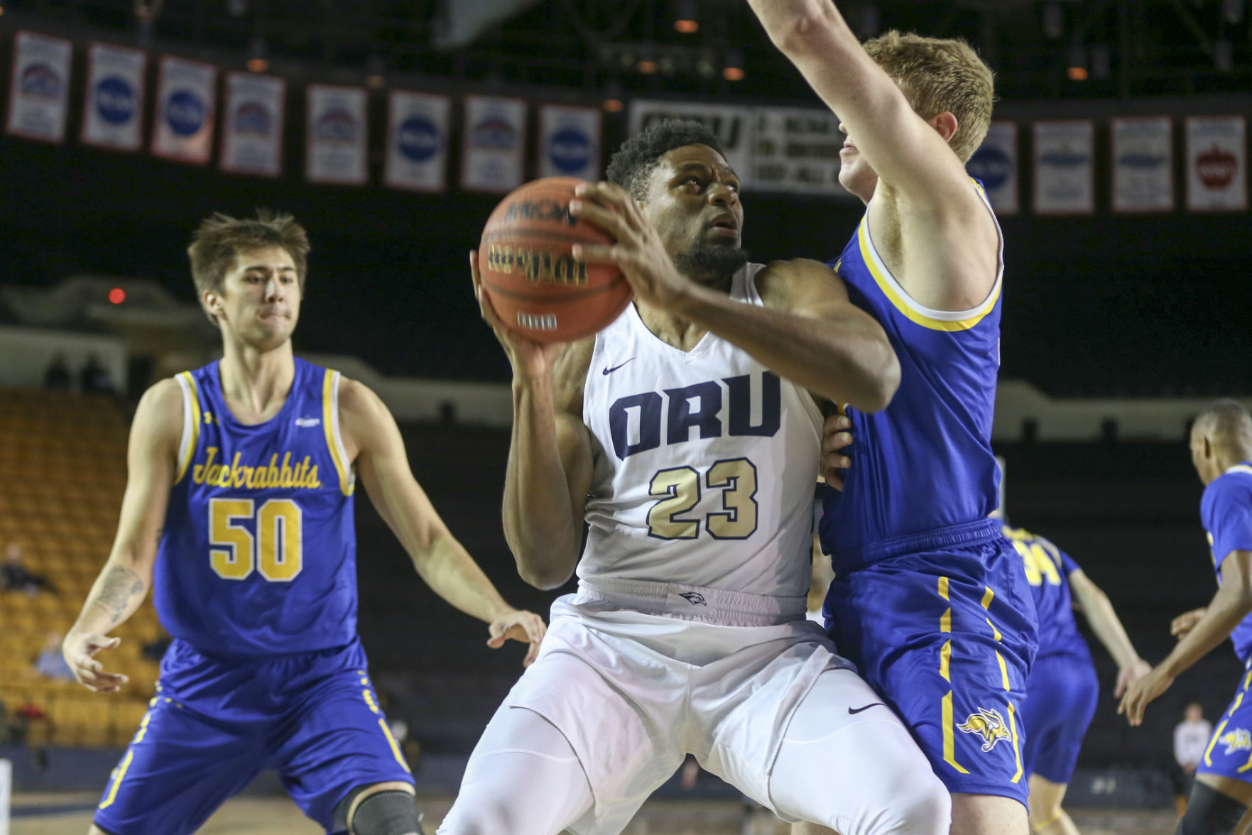 Oral Roberts Golden Eagles vs South Dakota State Jackrabbits